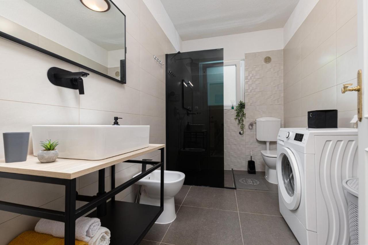 Cukerina Apartment With Whirpool & Sauna Porec Esterno foto