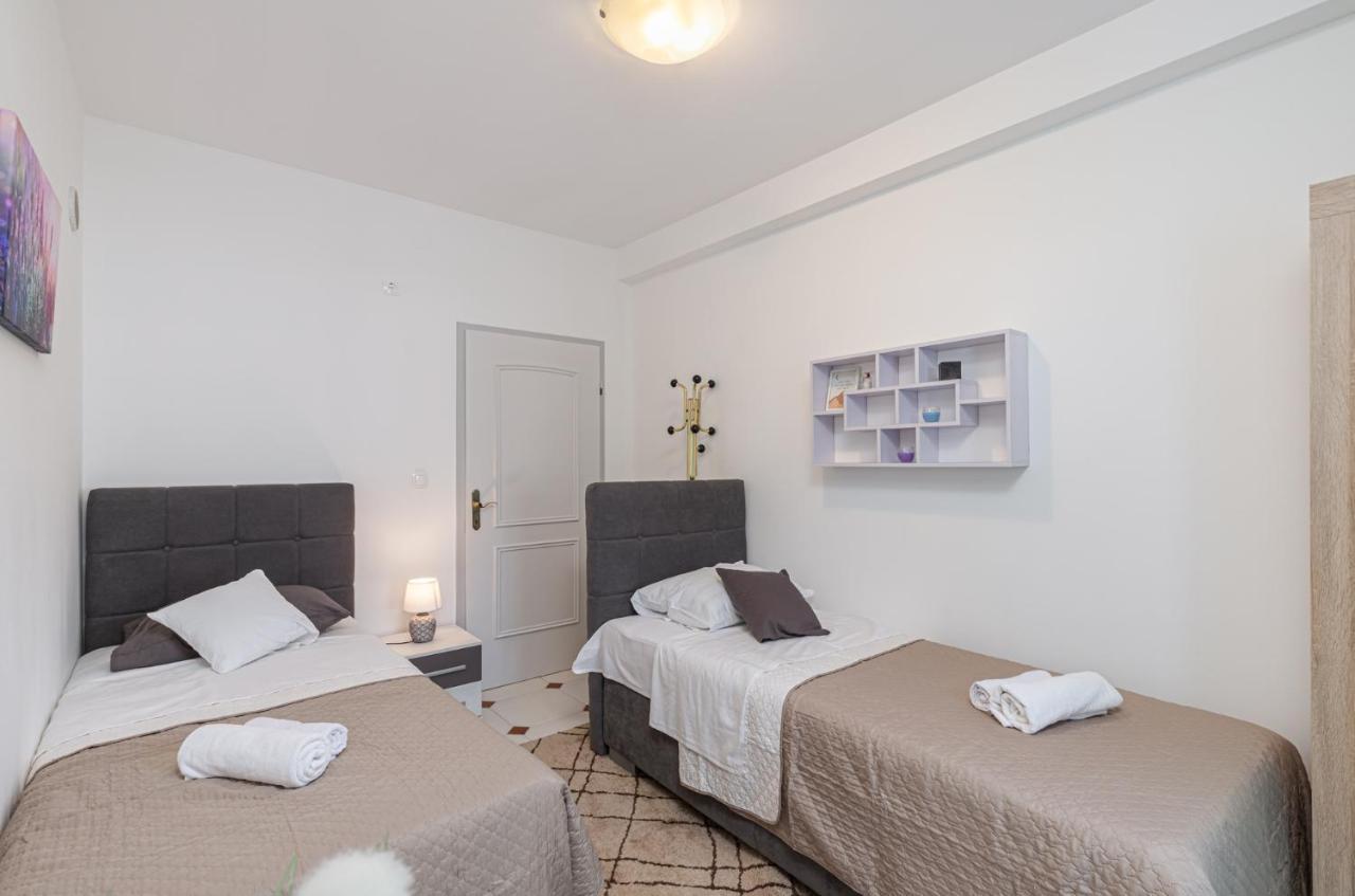 Cukerina Apartment With Whirpool & Sauna Porec Esterno foto