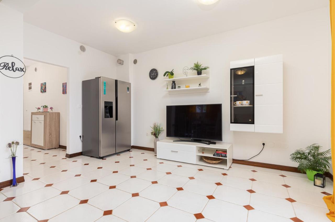 Cukerina Apartment With Whirpool & Sauna Porec Esterno foto